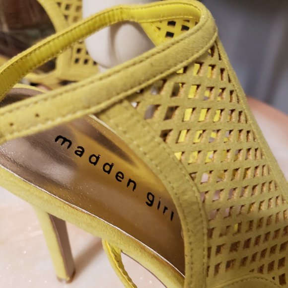 New Madden Girl Yellow Regal Strappy Sandals - Picture 7 of 12